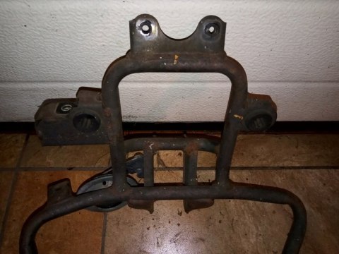 STELAŻ CZASZY HONDA DYLAN 125