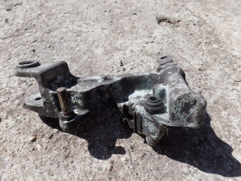 UCHWYT POMPA HONDA VFR