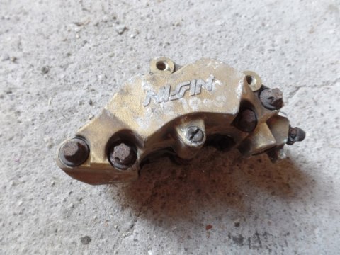 ZACISK PRZÓD HONDA VTR 1000