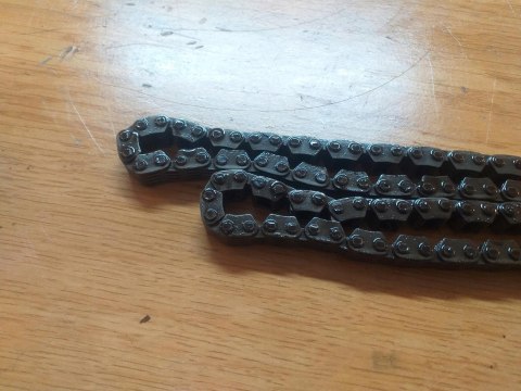 ŁAŃCUSZEK ROZRZĄDU HONDA VT750 SHADOW RC14E