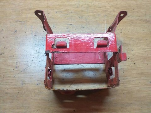 OBUDOWA MOCOWANIE AKUMULATORA KAWASAKI KZ 650