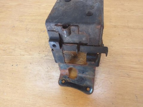 OBUDOWA MOCOWANIE AKUMULATORA KAWASAKI KZ 650 OBUDOWA MOCOWANIE AKUMULATORA KAWASAKI KZ 650
