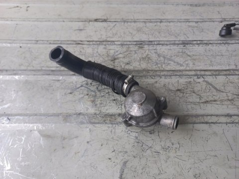 OBUDOWA TERMOSTATU HONDA VF 750C SUPER MAGNA OBUDOWA TERMOSTATU HONDA VF 750C SUPER MAGNA