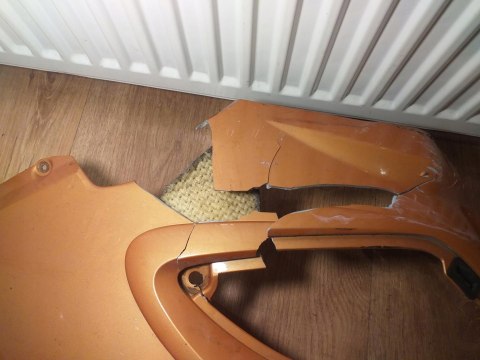 OSŁONA OWIEWKA BOK USZKODZONY BMW F650 CS