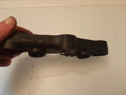 PÓŁKA GÓRNA ZAWIESZENIA SUZUKI DR 650 PÓŁKA GÓRNA ZAWIESZENIA SUZUKI DR 650