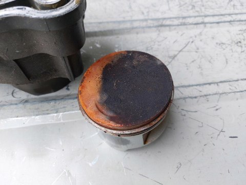 CYLINDER + TŁOK KPL HONDA NTV 650 RC33E CYLINDER + TŁOK KPL HONDA NTV 650 RC33E