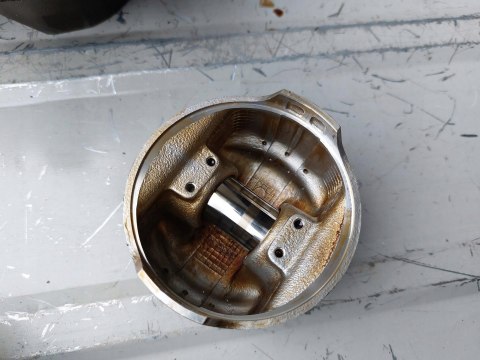 CYLINDER + TŁOK KPL HONDA NTV 650 RC33E CYLINDER + TŁOK KPL HONDA NTV 650 RC33E