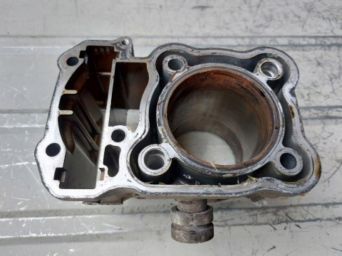 CYLINDER + TŁOK KPL HONDA NTV 650 RC33E CYLINDER + TŁOK KPL HONDA NTV 650 RC33E