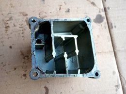 DEKIEL OSŁONA SILNIKA SUZUKI GSX R 750 K1