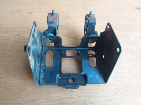KOSZ MOCOWANIE AKUMULATORA HONDA VF 500 MAGNA KOSZ MOCOWANIE AKUMULATORA HONDA VF 500 MAGNA