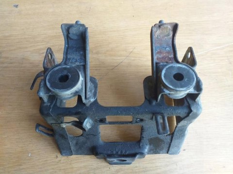 KOSZ MOCOWANIE AKUMULATORA HONDA VF 500 MAGNA KOSZ MOCOWANIE AKUMULATORA HONDA VF 500 MAGNA
