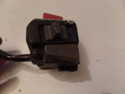 PRZEŁĄCZNIK PRAWY APRILIA PEGASO STRADA