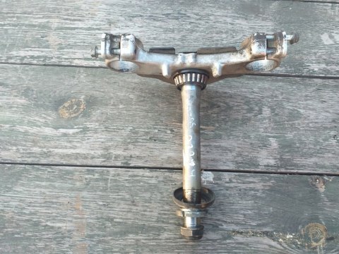 SZTYCA PÓŁKA DOLNA SUZUKI RF 600 SZTYCA PÓŁKA DOLNA SUZUKI RF 600