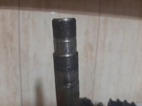 SZTYCA PÓŁKA DOLNA ZACISK HAMULCOWY SUZUKI RF 600 SZTYCA PÓŁKA DOLNA ZACISK HAMULCOWY SUZUKI RF 600