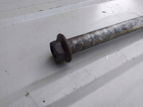 OŚ OŚKA ŚRUBA KAWASAKI KLR 650