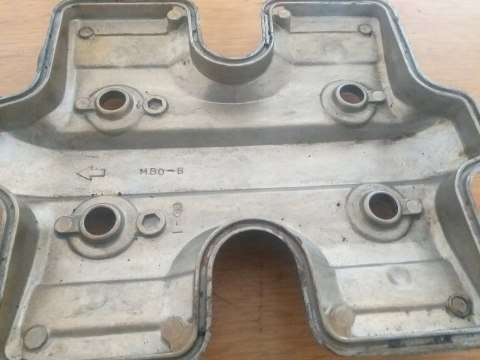 POKRYWA ZAWORÓW GŁOWICY HONDA VF 750 SUPER MAGNA