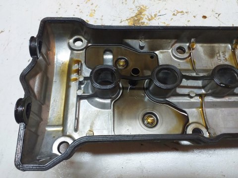 POKRYWA ZAWORÓW GŁOWICY HONDA CB 600 PC25E HORNET