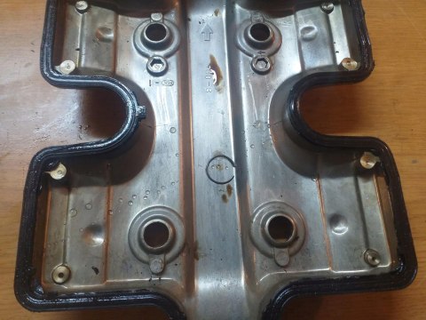 POKRYWA ZAWORÓW GŁOWICY HONDA VF 750C SUPER MAGNA