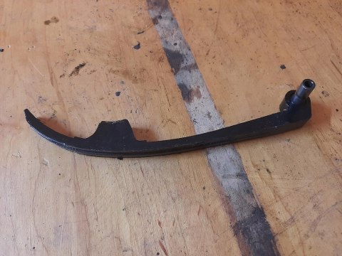 ŚLIZG ŁAŃCUSZKA ROZRZĄDU SUZUKI RF 900