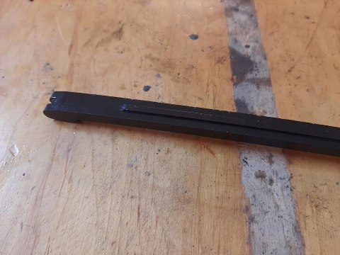 ŚLIZG ŁAŃCUSZKA ROZRZĄDU SUZUKI RF 900