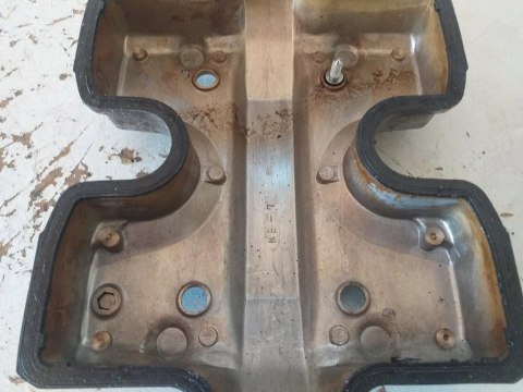 POKRYWA ZAWORÓW GŁOWICY HONDA VF 500 MAGNA