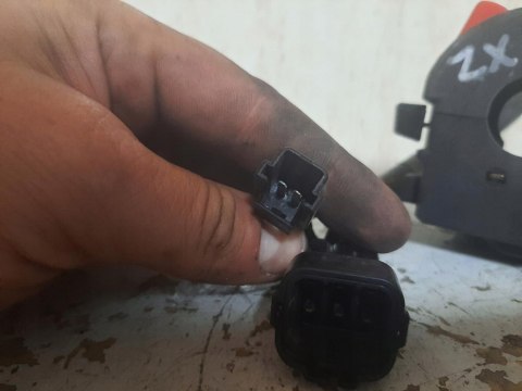 PRZEŁĄCZNIK PRAWY KAWASAKI ZX10R