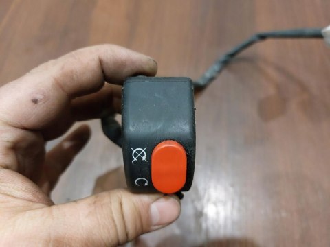 PRZEŁĄCZNIK PRAWY TRIUMPH SPEED TRIPLE 955I