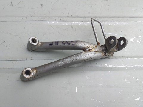 SET PODNÓŻEK PASAŻERA LEWY SUZUKI RF 600 SET PODNÓŻEK PASAŻERA LEWY SUZUKI RF 600