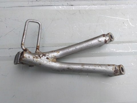 SET PODNÓŻEK PASAŻERA LEWY SUZUKI RF 600 SET PODNÓŻEK PASAŻERA LEWY SUZUKI RF 600