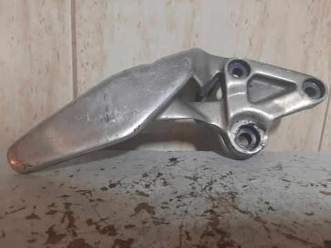 STELAŻ PODNÓŻKA SET PRAWY YAMAHA FZR 1000 STELAŻ PODNÓŻKA SET PRAWY YAMAHA FZR 1000