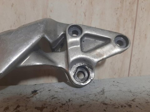 STELAŻ PODNÓŻKA SET PRAWY YAMAHA FZR 1000 STELAŻ PODNÓŻKA SET PRAWY YAMAHA FZR 1000