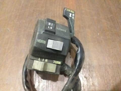 PRZEŁĄCZNIK LEWY SUZUKI RG 125