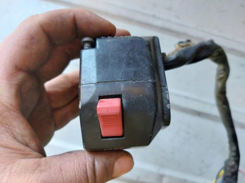 PRZEŁĄCZNIK LEWY YHA 229 SAE QB2 YAMAHA FZR 400 PRZEŁĄCZNIK LEWY YHA 229 SAE QB2 YAMAHA FZR 400