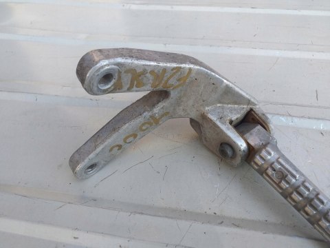 SET PODNÓŻEK YAMAHA FZR 1000