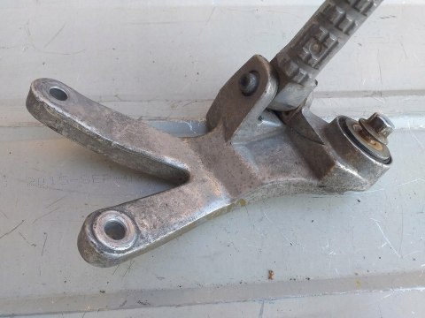 SET PODNÓŻEK YAMAHA FZR 1000