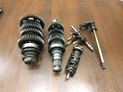 SKRZYNIA BIEGÓW KPL TRIUMPH 955I SPRINT SKRZYNIA BIEGÓW KPL TRIUMPH 955I SPRINT