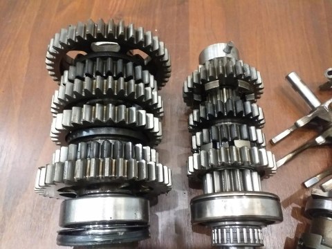 SKRZYNIA BIEGÓW KPL TRIUMPH 955I SPRINT SKRZYNIA BIEGÓW KPL TRIUMPH 955I SPRINT