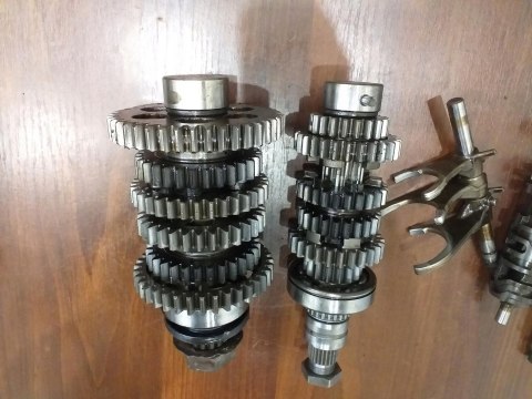 SKRZYNIA BIEGÓW KPL TRIUMPH 955I SPRINT SKRZYNIA BIEGÓW KPL TRIUMPH 955I SPRINT