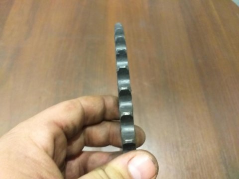 ZĘBATKA NAPĘDOWA TYŁ TRIUMPH 955I SPRINT