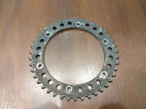 ZĘBATKA NAPĘDOWA TYŁ TRIUMPH 955I SPRINT