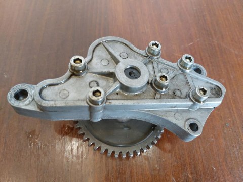 POMPA OLEJU CAGIVA ELEFANT 650 DUCATI DM650LE