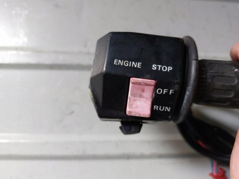 PRZEŁĄCZNIK PRAWY YAMAHA FZR 1000 SAE QB2 YHA228 PRZEŁĄCZNIK PRAWY YAMAHA FZR 1000 SAE QB2 YHA228