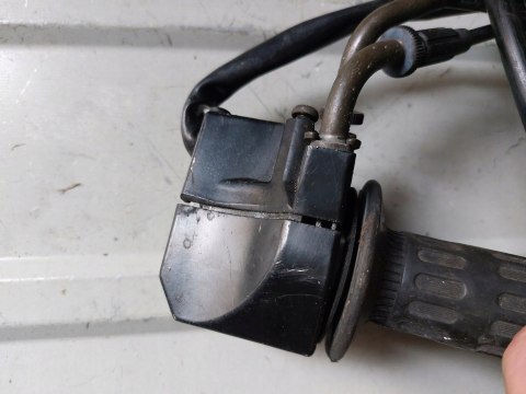 PRZEŁĄCZNIK PRAWY YAMAHA FZR 1000 SAE QB2 YHA228 PRZEŁĄCZNIK PRAWY YAMAHA FZR 1000 SAE QB2 YHA228