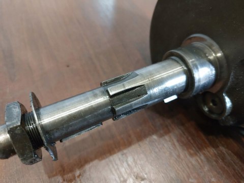 WAŁ KORBOWY CAGIVA ELEFANT 650 DUCATI DM650LE WAŁ KORBOWY CAGIVA ELEFANT 650 DUCATI DM650LE
