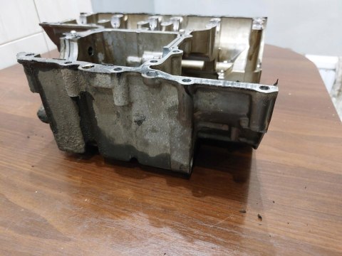 BLOK SILNIKA KARTER DOLNA POŁÓWKA HONDA CB1 400 BLOK SILNIKA KARTER DOLNA POŁÓWKA HONDA CB1 400