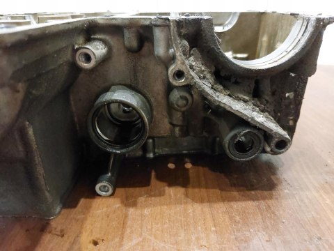 BLOK SILNIKA KARTER DOLNA POŁÓWKA HONDA CB1 400 BLOK SILNIKA KARTER DOLNA POŁÓWKA HONDA CB1 400
