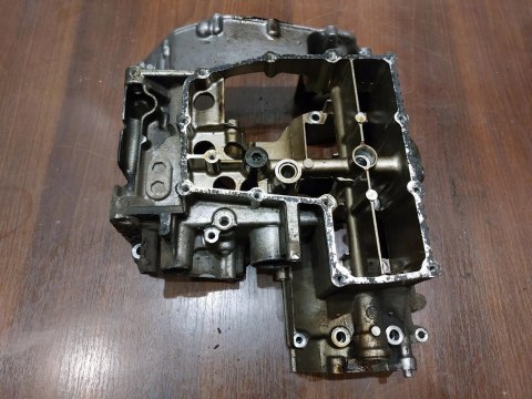 BLOK SILNIKA KARTER DOLNA POŁÓWKA HONDA CB1 400 BLOK SILNIKA KARTER DOLNA POŁÓWKA HONDA CB1 400