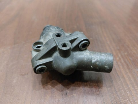 OBUDOWA TERMOSTATU GILERA RC 600