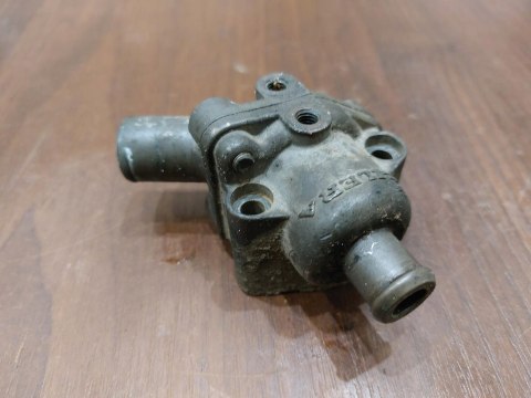 OBUDOWA TERMOSTATU GILERA RC 600