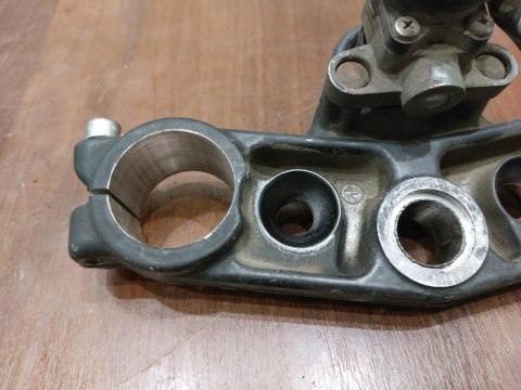 PÓŁKA GÓRNA + STACYJKA Z KLUCZYKIEM GILERA RC 600 PÓŁKA GÓRNA + STACYJKA Z KLUCZYKIEM GILERA RC 600